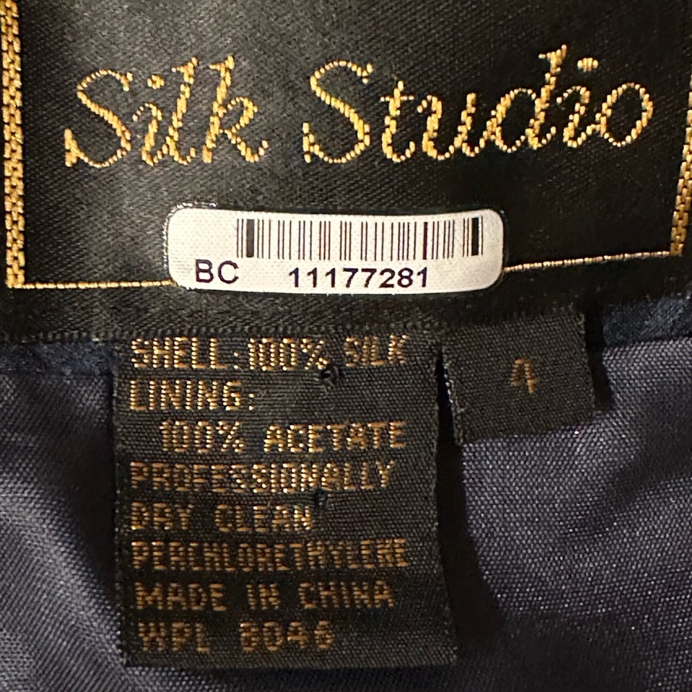 SILK STUDIO Vintage Satin Navy Shoulder pads 100% Silk Pearl Buttons Dress Sz 4 - Picture 10 of 16